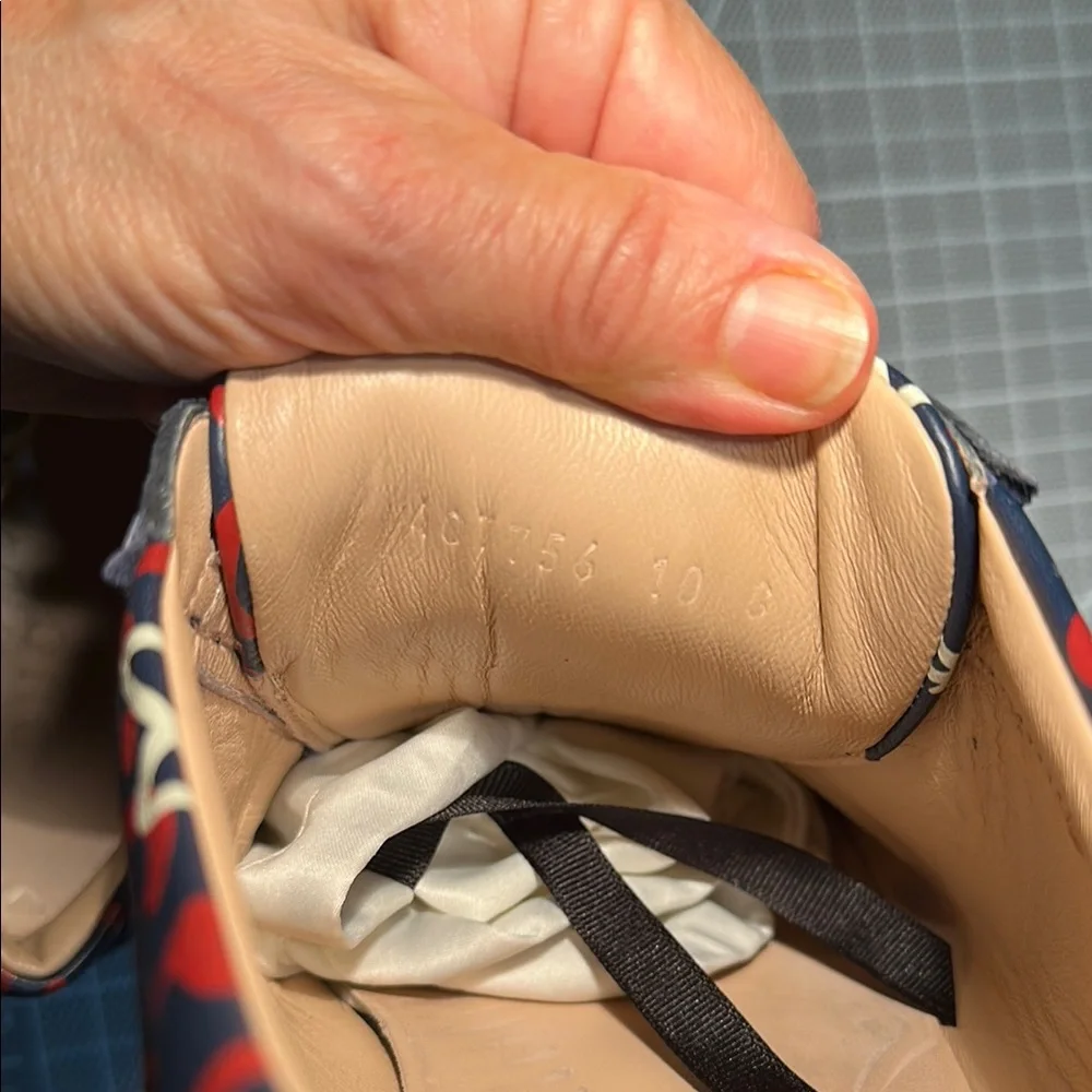 Gucci Ghost Sneakers size 10.5
